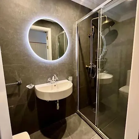 Seafront House In St.julians *