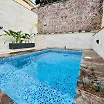 Seafront House In St.julians בית נופש *