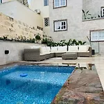 Seafront House In St.julians * סליאמה