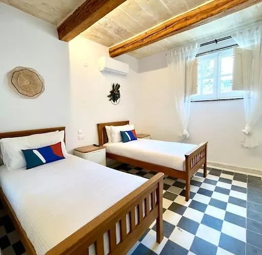 Seafront House In St.julians 펜션